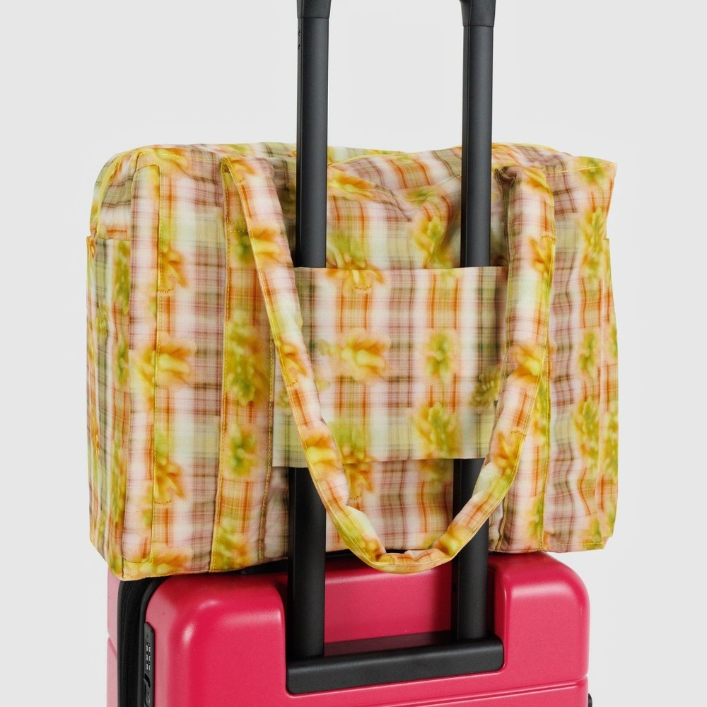 NEW! BAGGU Retired Pattern (Collina Strada NWT Small Cloud Carry-on Boxer Plaid)